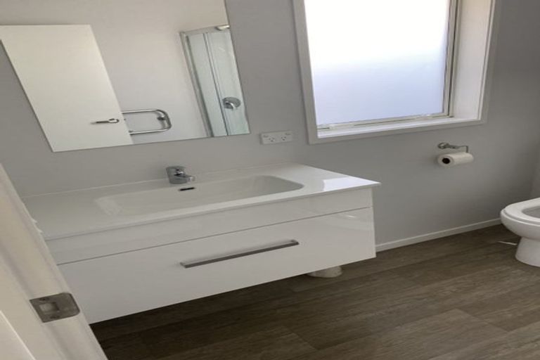 Photo of property in 28f Paritutu Road, Spotswood, New Plymouth, 4310