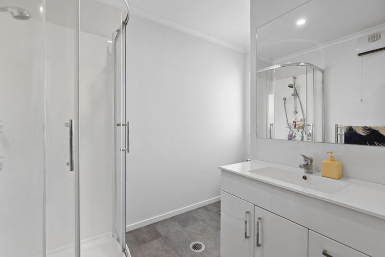 Photo of property in 10/10 Burrows Place, Frankton, Hamilton, 3204