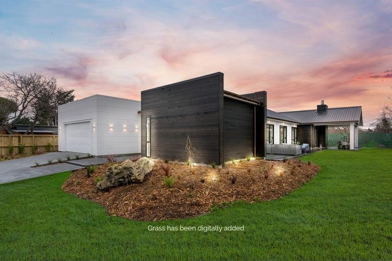 Photo of property in 16 Oates Place, Greytown, 5712