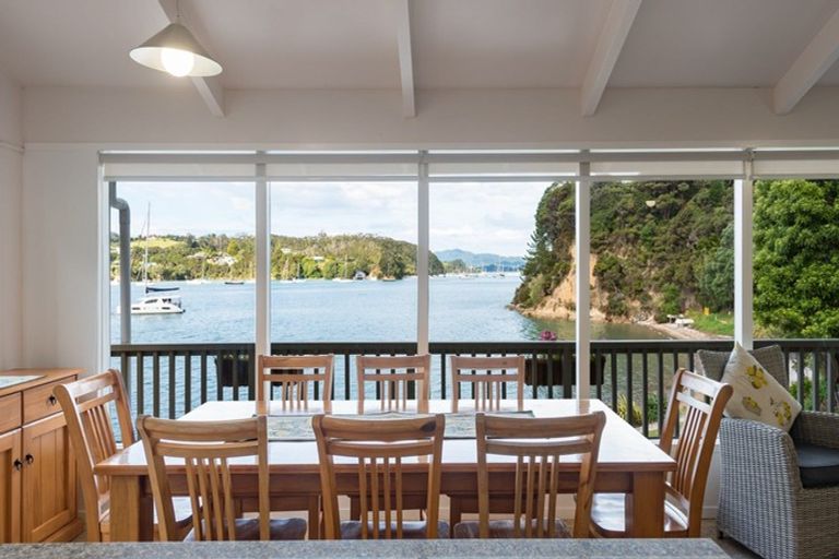 Photo of property in 17 Creswell Street, Opua, 0200