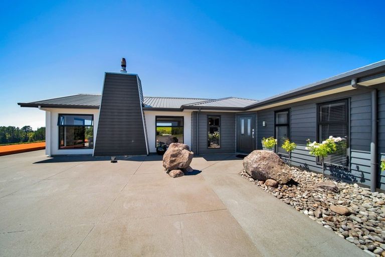 Photo of property in 1759 Mangorei Road, Mangorei, New Plymouth, 4371