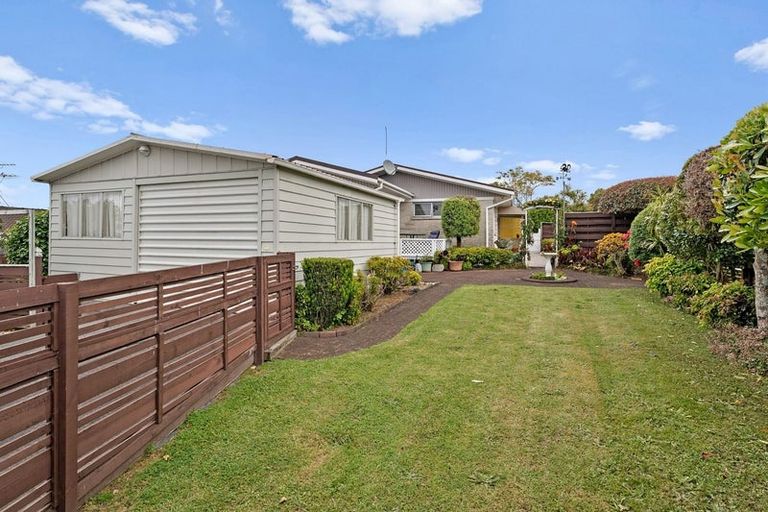 Photo of property in 1/30 Pegler Drive, Howick, Auckland, 2014
