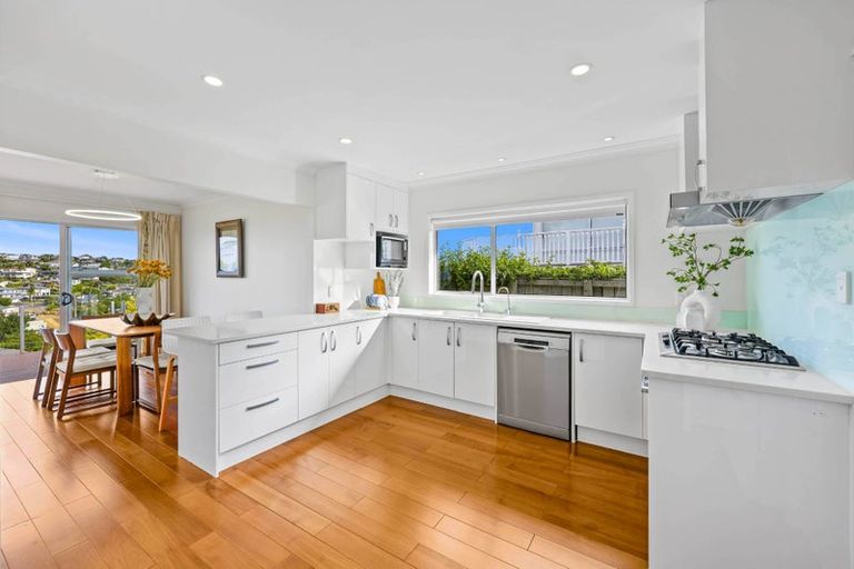Photo of property in 1/5 Colmar Road, Mellons Bay, Auckland, 2014