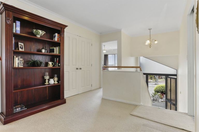 Photo of property in 3 San Pablo Way, Henderson, Auckland, 0612