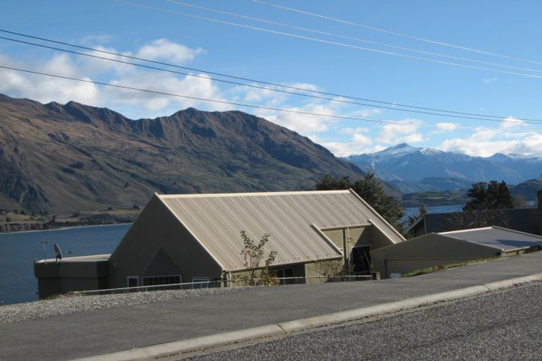 Photo of property in 32 Lismore Street, Wanaka, 9305