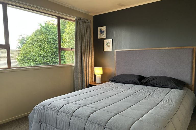 Photo of property in 1/12 Gradwell Place, Two Mile Bay, Taupo, 3330