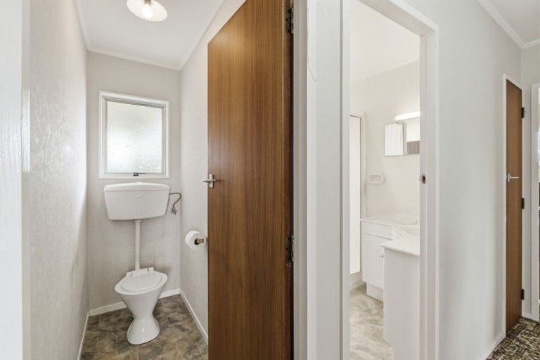 Photo of property in 2 Awatea Street, Castlecliff, Whanganui, 4501
