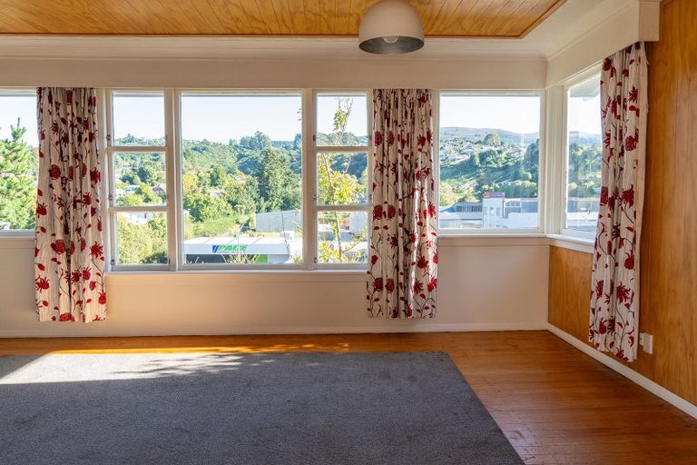 Photo of property in 137 Kaikorai Valley Road, Glenross, Dunedin, 9011