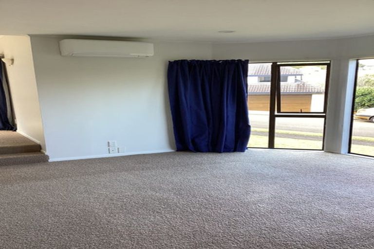 Photo of property in 5 Aintree Grove, Churton Park, Wellington, 6037