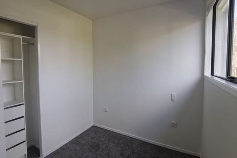 Photo of property in 6/17 Lowtherhurst Road, Massey, Auckland, 0614