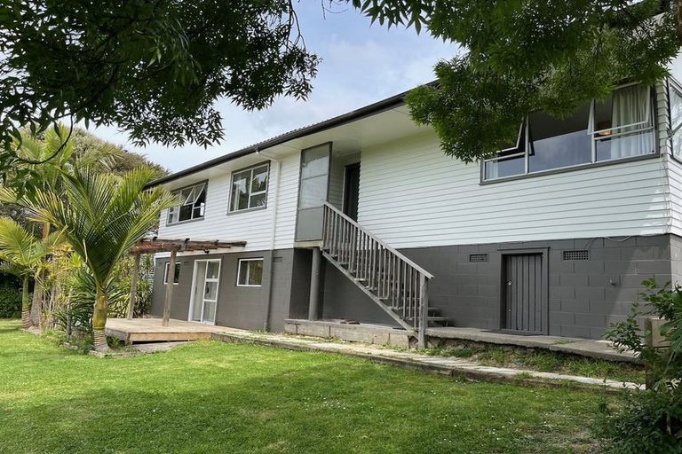 Photo of property in 32 Roick Parade, Glen Eden, Auckland, 0602