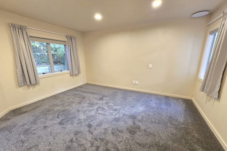 Photo of property in 263 Middleton Road, Glenside, Wellington, 6037