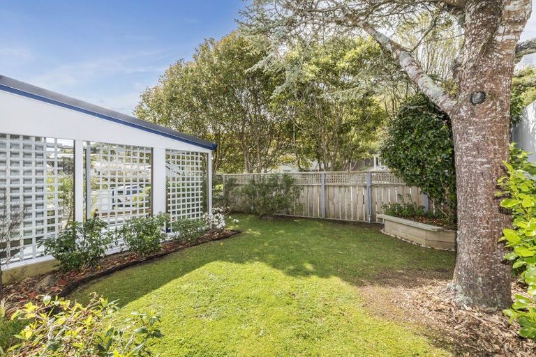 Photo of property in 52 Hazlewood Avenue, Karori, Wellington, 6012