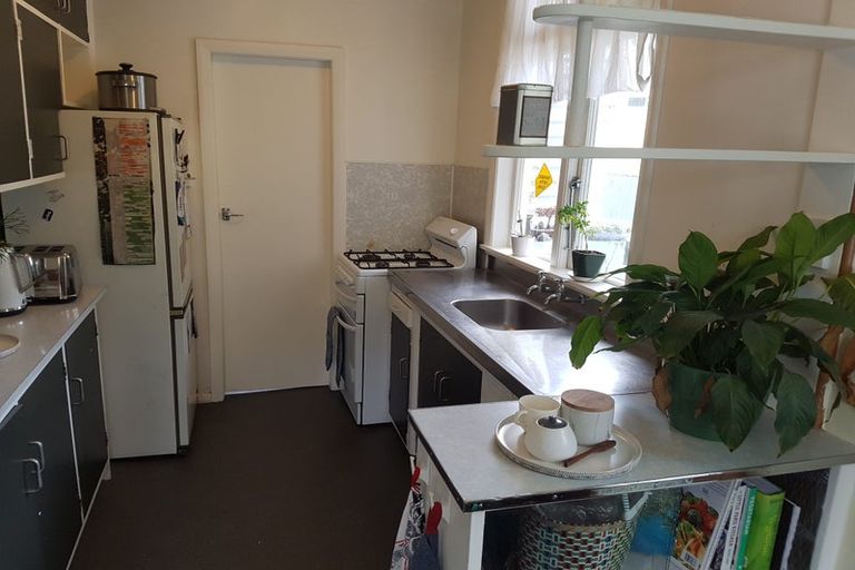 Photo of property in 76 Mcalpine Avenue, Mount Cook, Wellington, 6011