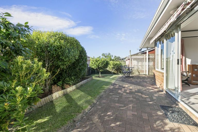 Photo of property in 30 The Grove, Red Beach, 0932