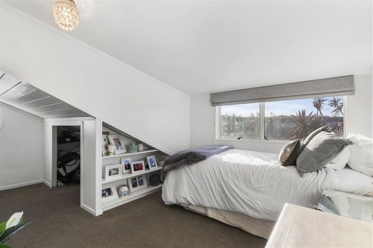 Photo of property in 52a Hatton Road, Orewa, 0931