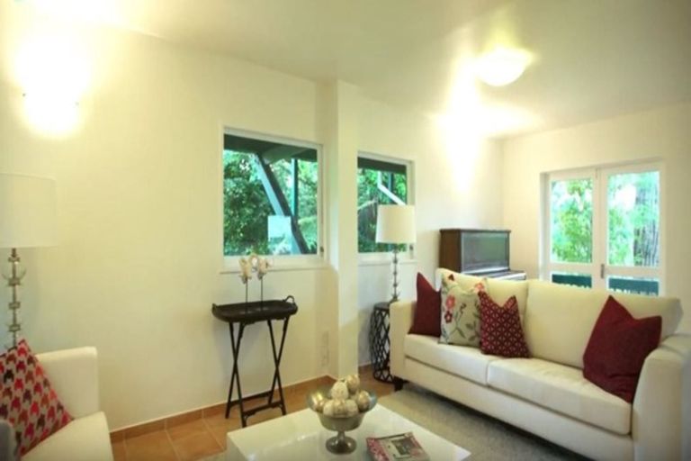 Photo of property in 7 Tranquil Glade, Hillcrest, Auckland, 0627