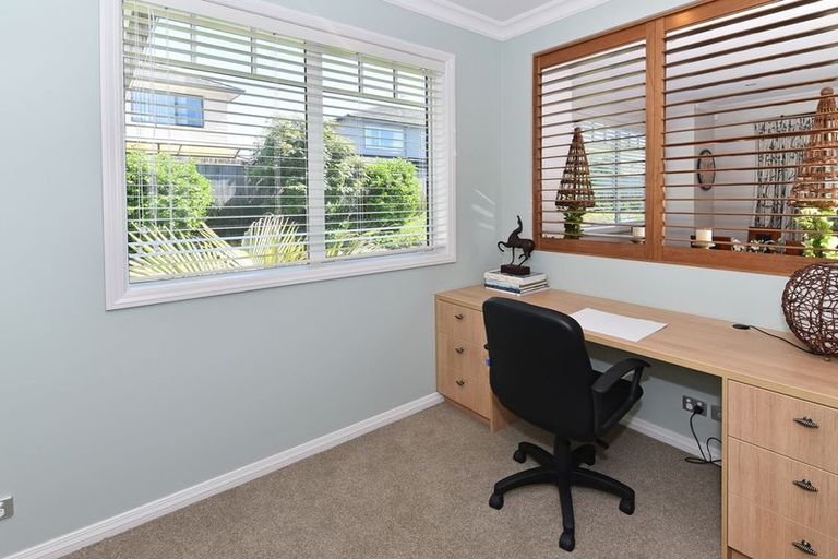 Photo of property in 5 Hinau Street, New Lynn, Auckland, 0600