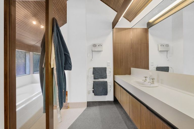 Photo of property in 63 Kohekohe Road, Waikanae, 5036