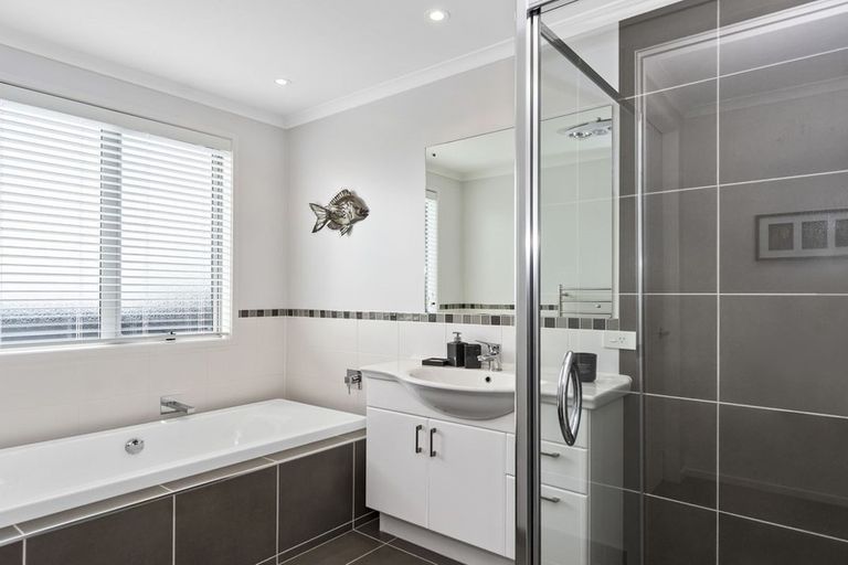 Photo of property in 11 Oriental Parade, Papamoa Beach, Papamoa, 3118
