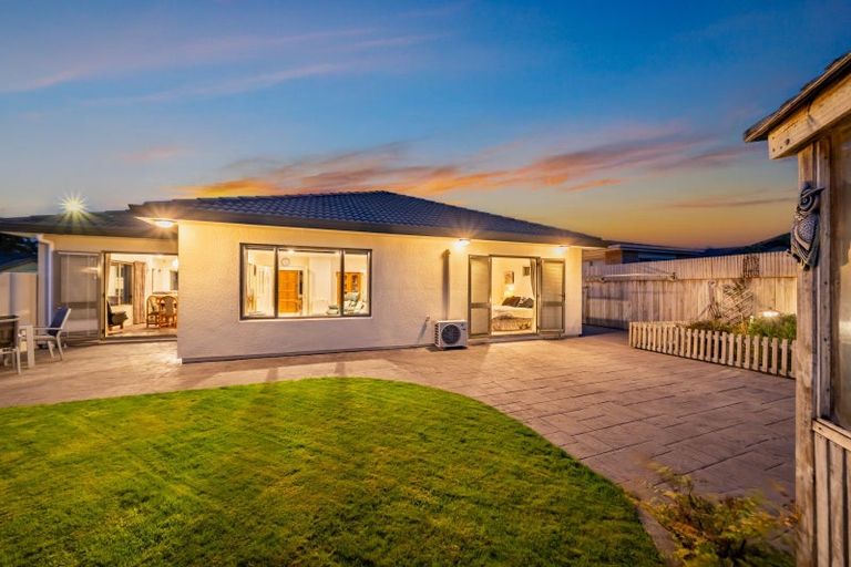 Photo of property in 5 Rosebank Place, Avalon, Lower Hutt, 5011