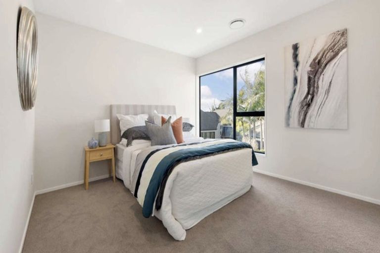 Photo of property in 47a Takutai Avenue, Half Moon Bay, Auckland, 2012