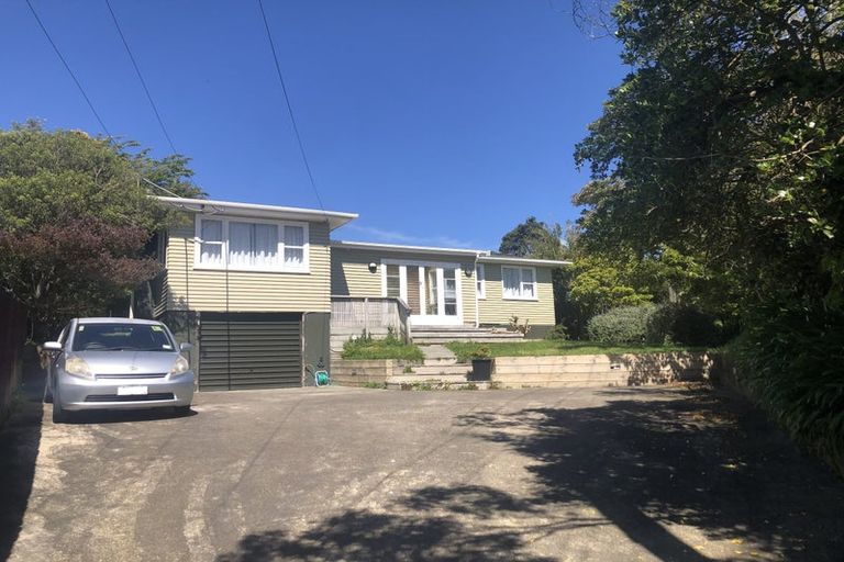Photo of property in 21 Wakely Road, Newlands, Wellington, 6037