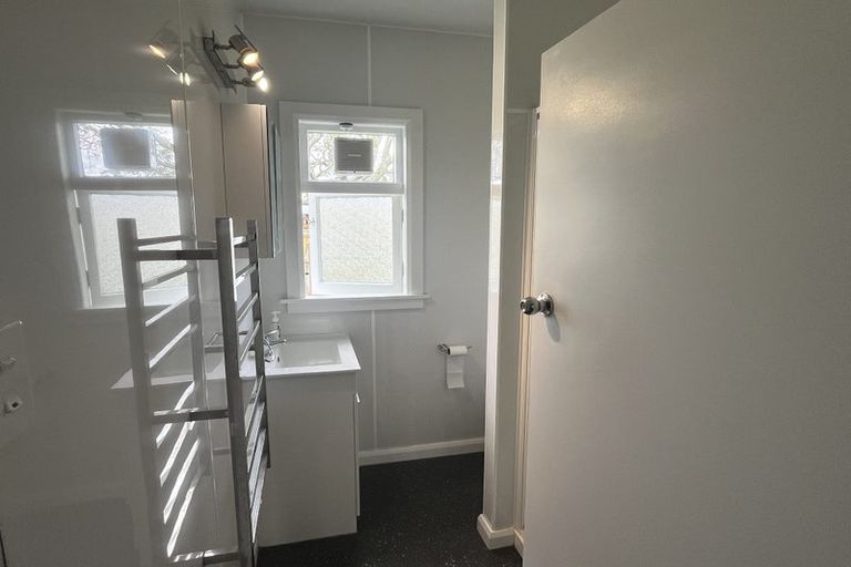 Photo of property in 76 Pitama Road, Awapuni, Palmerston North, 4412