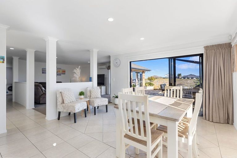 Photo of property in 27 Sarah Place, Papamoa Beach, Papamoa, 3118