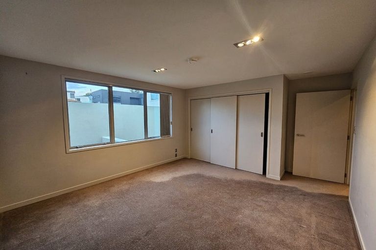 Photo of property in 11 The Mall, Mount Maunganui, 3116