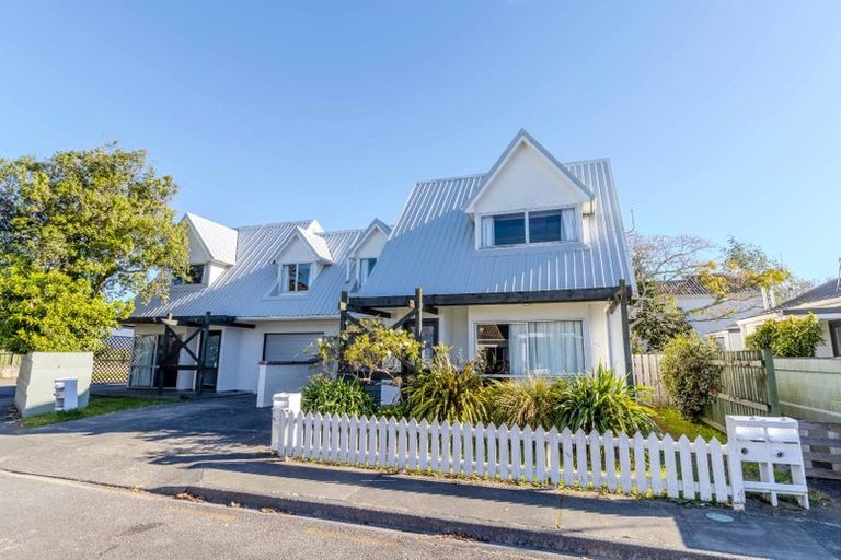 Photo of property in 16 Attlee Place, Gisborne, 4010