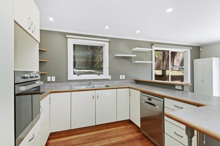 Photo of property in 150 Tirohanga Road, Tirohanga, Lower Hutt, 5010