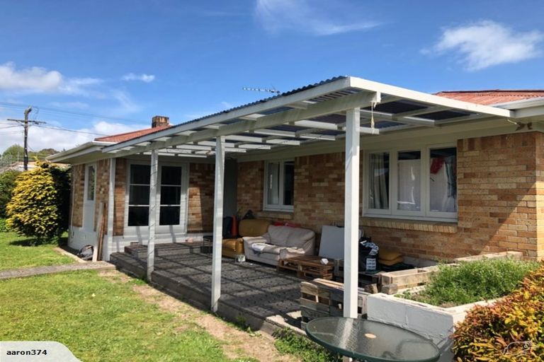 Photo of property in 1 Snead Place, Hamilton East, Hamilton, 3216