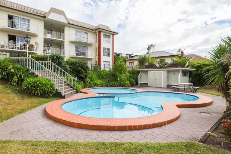 Photo of property in 10u1 Hunter Street, Hamilton Lake, Hamilton, 3204