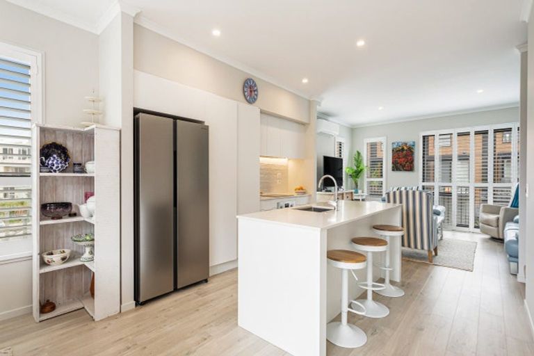 Photo of property in 15 Patrol Lane, Hobsonville, 0616