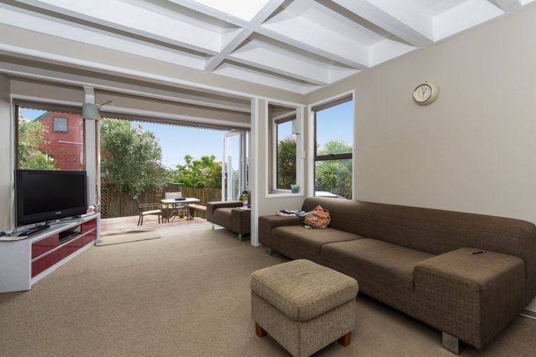 Photo of property in 3/75 Birkdale Road, Birkdale, Auckland, 0626
