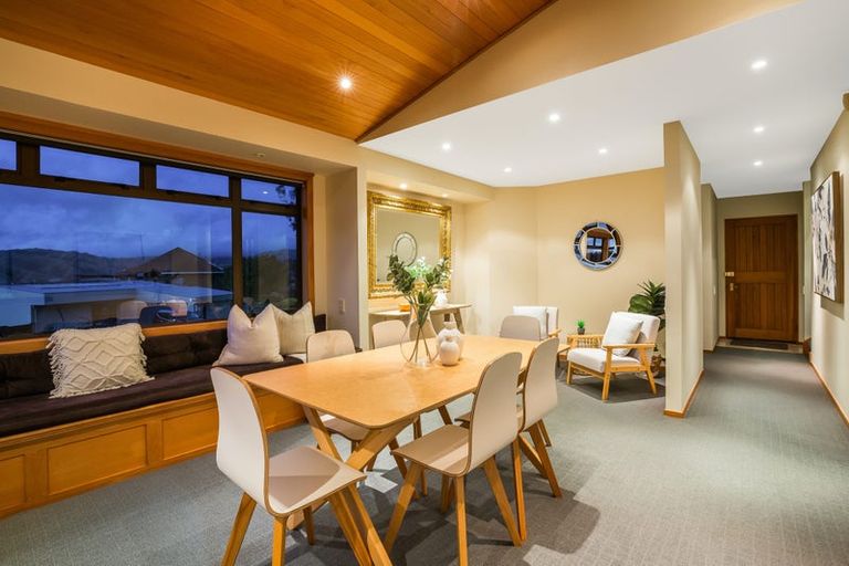 Photo of property in 14 The Crowsnest, Whitby, Porirua, 5024