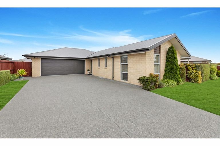 Photo of property in 16 Rapley Street, Kaiapoi, 7630