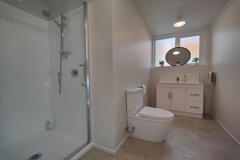 Photo of property in 8 Selkirk Way, Karori, Wellington, 6012