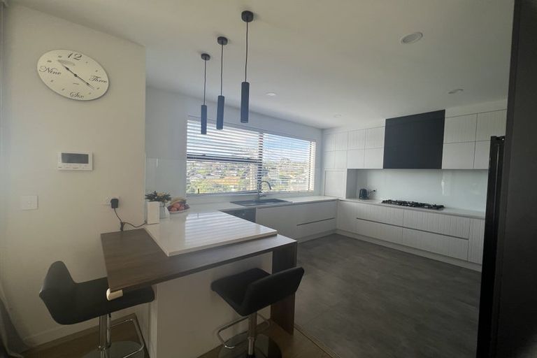 Photo of property in 26 Kiteroa Terrace, Rothesay Bay, Auckland, 0630
