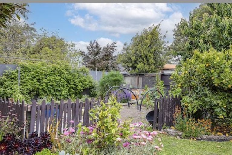 Photo of property in 8 Lomond Place, Woolston, Christchurch, 8062