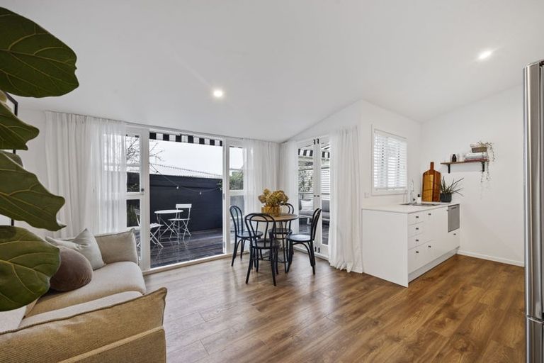 Photo of property in 251a Courtenay Street, Strandon, New Plymouth, 4312