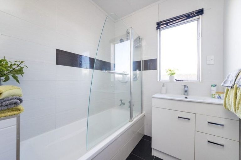Photo of property in 19b Hilton Grove, Kelvin Grove, Palmerston North, 4414