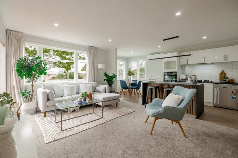 Photo of property in 15 Peters Avenue, Cloverlea, Palmerston North, 4412