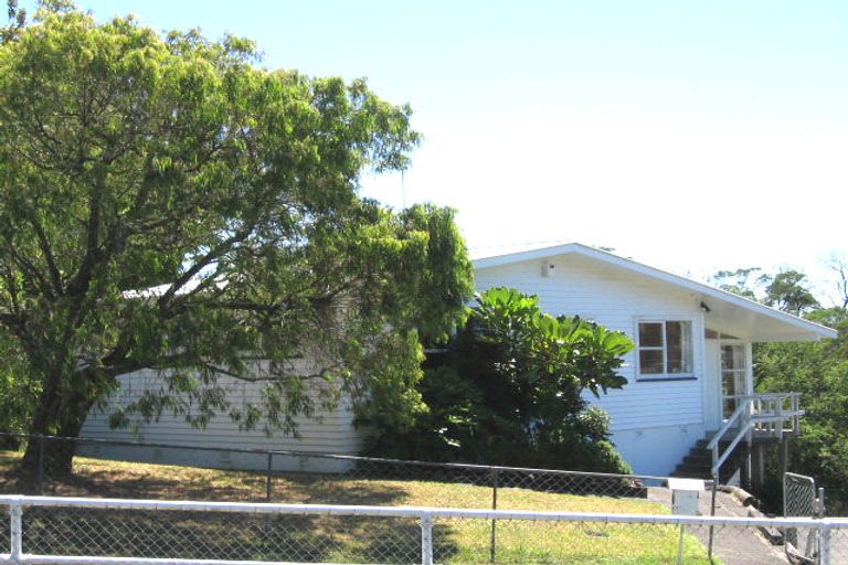 Photo of property in 95 Kia Ora Road, Beach Haven, Auckland, 0626