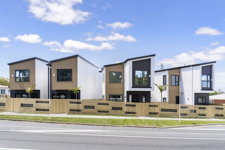 Photo of property in 4/155 Te Atatu Road, Te Atatu South, Auckland, 0610