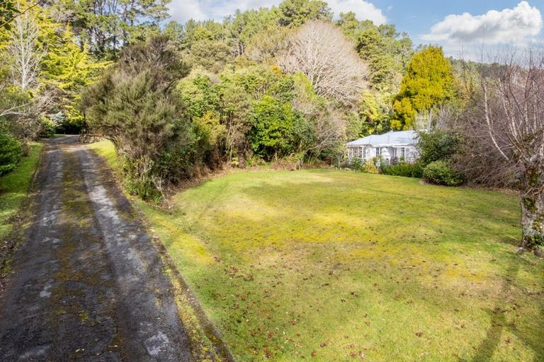 Photo of property in 99 Pinehaven Road, Pinehaven, Upper Hutt, 5019