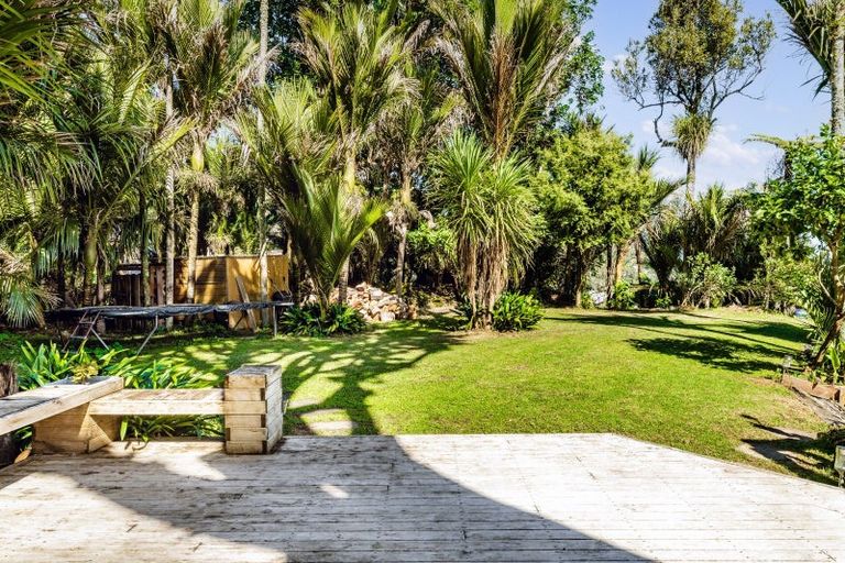 Photo of property in 96 Motutara Road, Muriwai, Waimauku, 0881