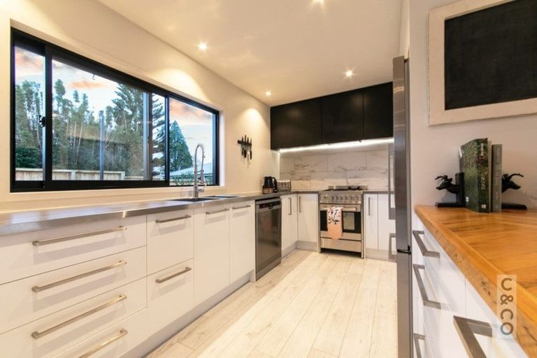 Photo of property in 27 Maude Street, Riverhead, 0820