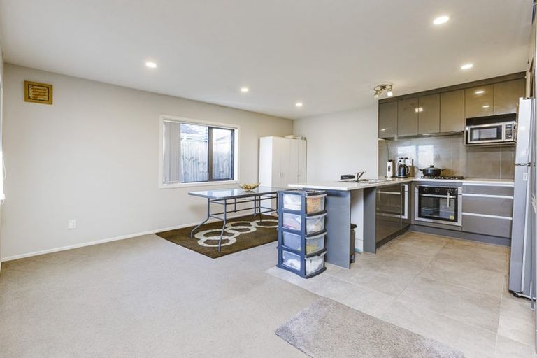 Photo of property in 54d Cambridge Terrace, Papatoetoe, Auckland, 2025